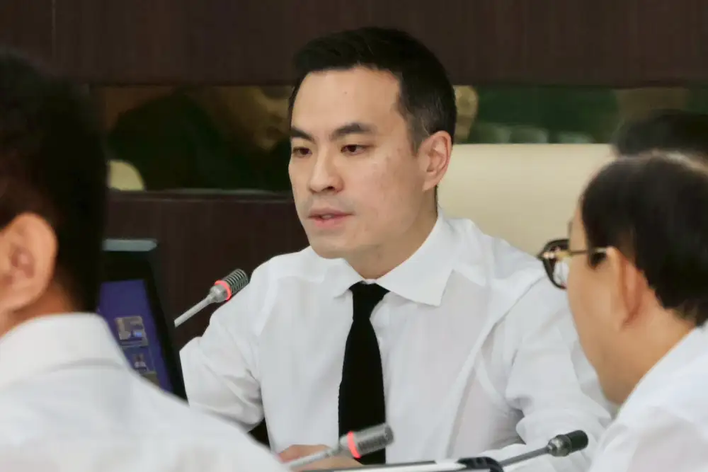 กบง.สั่งลดราคาดีเซลหน้าโรงกลั่นช่วงแรกเพิ่มเป็น 5 บาท/ลิตร ดีเดย์ 24 เม.ย.งัดยาแรงสยบค่าครองชีพ