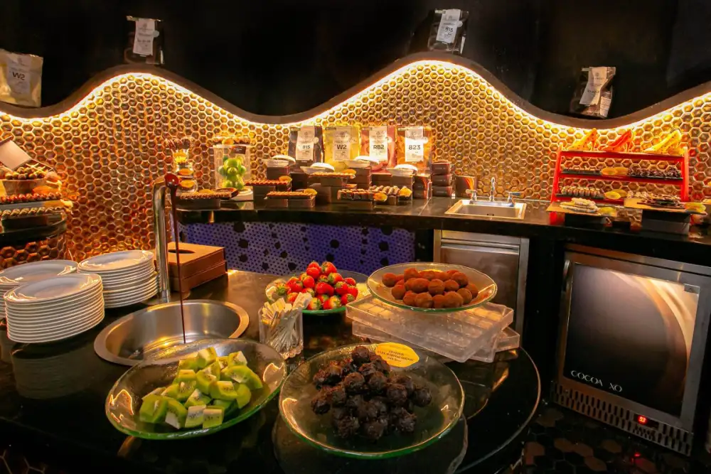 สัมผัสโลกแห่งช็อกโกแลตในถ้ำช็อกโกแลตสุดพรีเมียม 90 นาทีเต็ม ณ โรงแรมเซ็นทาราแกรนด์ฯ เซ็นทรัลเวิลด์