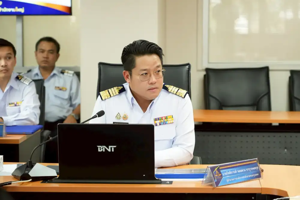 รมช.คมนาคม ชง ขสมก.เปิดดีลเช่ารถเมล์ EV เพิ่ม 800 คัน โละ NGV ลดรายจ่ายหยุดขาดทุนกว่าแสนล้าน