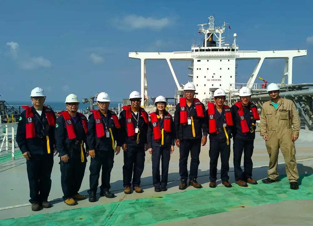 IRPC รับน้ำมันดิบจากเรือ 