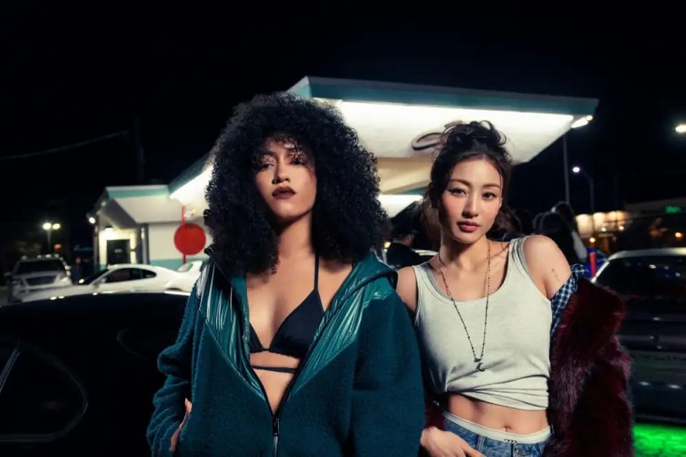 Jenevieve คว้า JIHYO วง TWICE ร่วมฟีทใน