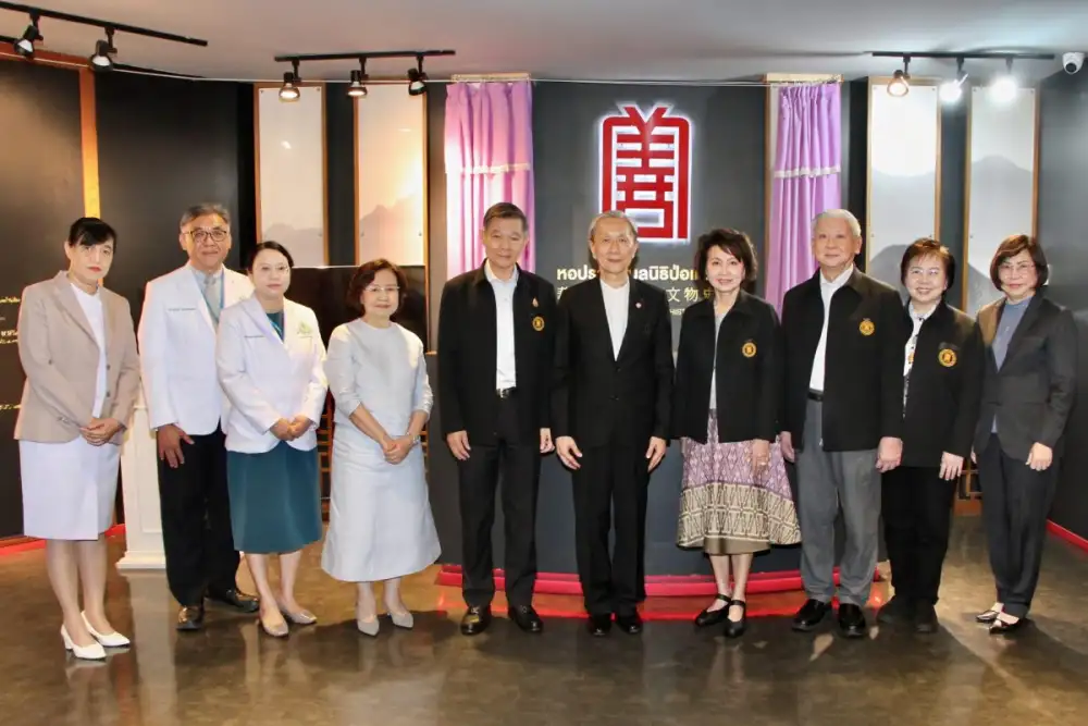 โรงพยาบาลหัวเฉียว ร่วมสนับสนุนการจัดสร้างภาพจิตรกรรมภายใน 