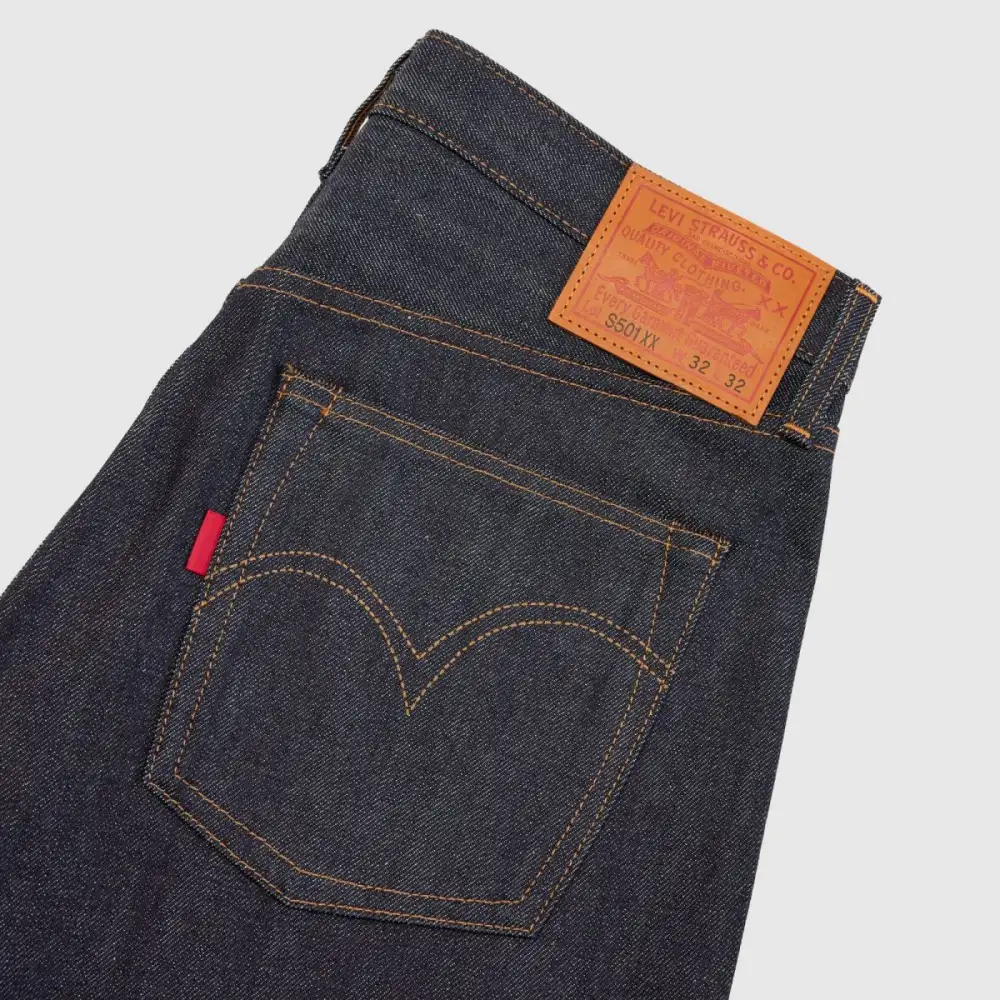 Levi's(R) Vintage Clothing ถ่ายทอดเสน่ห์ของความไม่สมบูรณ์แบบในยุคสงคราม ผ่าน 1944 501(R) Jeans