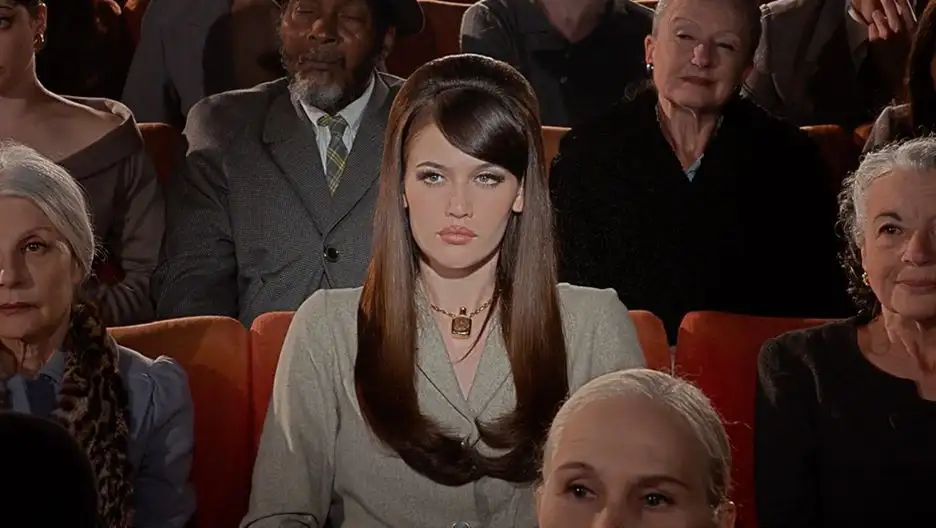 SIENNA SPIRO ส่งอารมณ์ความปวดร้าวถึงใจผ่านเอ็มวี 
