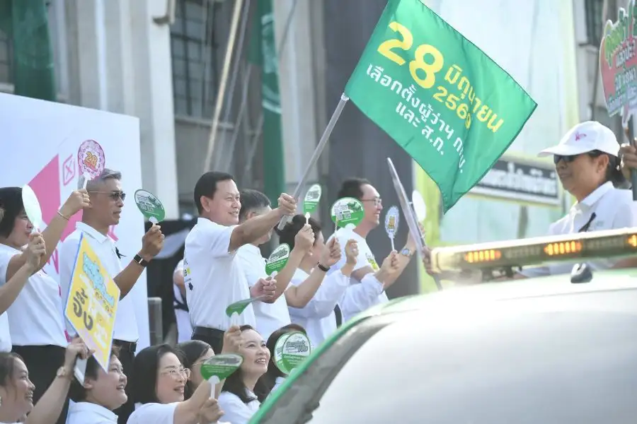 เลือกตั้งกทม.: กทม. รณรงค์