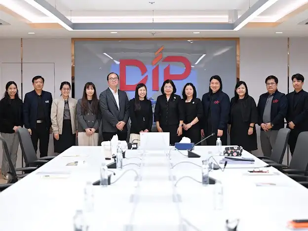 กรมทรัพย์สินทางปัญญา หารือผู้แทนบริษัทกระทิงแดง เดินหน้าดูแล-ปกป้องแบรนด์ไทยจากการถูกละเมิดทรัพย์สินทางปัญญาในต่างประเทศ