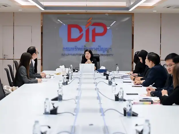 กรมทรัพย์สินทางปัญญา หารือผู้แทนบริษัทกระทิงแดง เดินหน้าดูแล-ปกป้องแบรนด์ไทยจากการถูกละเมิดทรัพย์สินทางปัญญาในต่างประเทศ