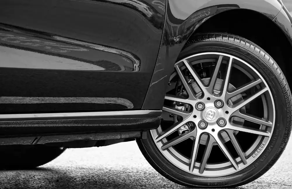 PIRELLI P ZERO ดีไหม ทำไมเป็นยางสปอร์ตที่คนใช้รถไม่ควรมองข้าม