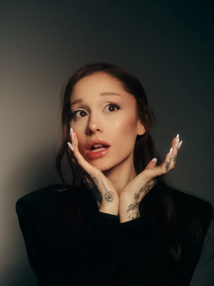 Ariana Grande ส่งอัลบั้มใหม่ petal ผลงานมาสเตอร์พีซที่แฟนเพลงทั่วโลกรอคอย พร้อมชวนแฟน ๆ ร่วมกิจกรรมที่ EMSPHERE วันที่ 1-2 ส.ค. นี้