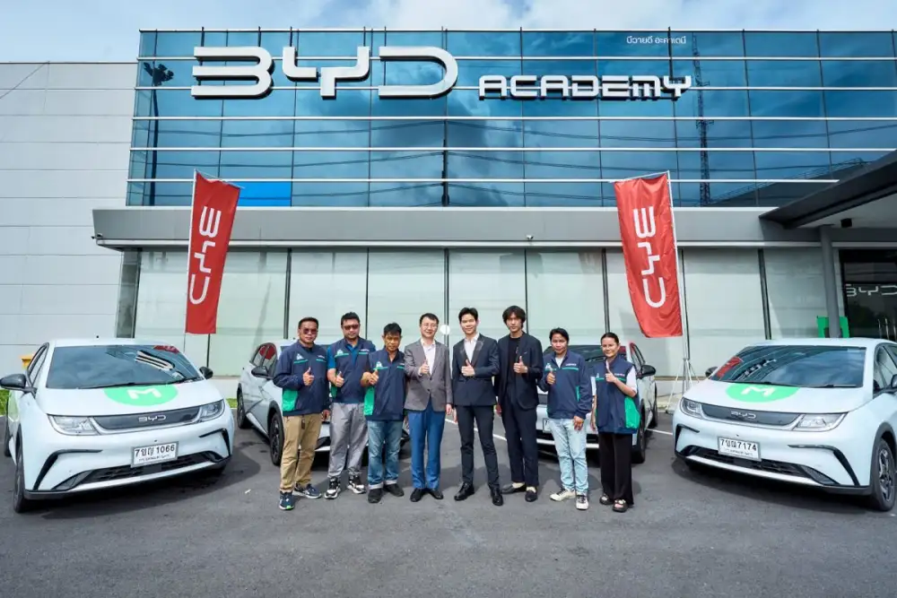 บีวายดี ประเทศไทย ผนึกกำลังกับ LINE MAN ส่งมอบรถ BYD เดินหน้าสร้าง ระบบนิเวศของยานยนต์ไฟฟ้า รองรับการขยายเครือข่าย EV บน LINE MAN RIDE