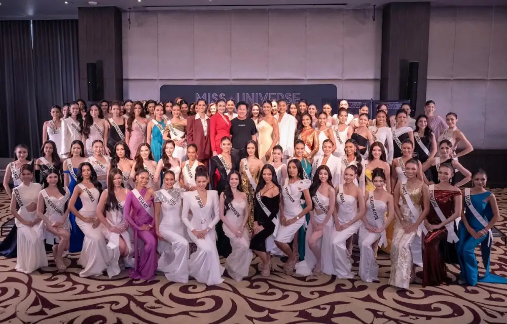 จักรวาลสะเทือน! 77 สาวงาม 