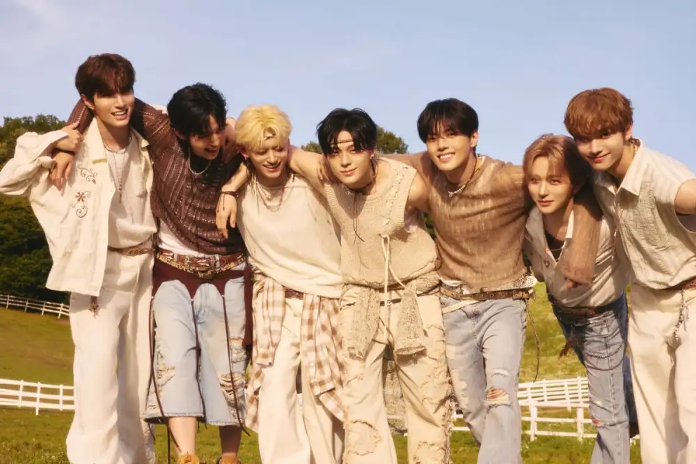 WHIB กลับมาสร้างสีสันรับซัมเมอร์ กับมินิอัลบั้มชุดที่ 2 CHERRY PIE พร้อมออกเดินทางค้นหาสีสันที่เป็นตัวตนที่เป็นเอกลักษณ์ของตัวเอง