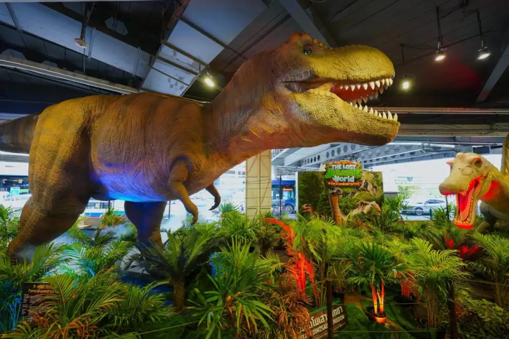 ชมฟรี! MBK CENTER THE LOST JURASSIC WORLD กองทัพไดโนเสาร์ยักษ์บุกเอ็ม บี เค เซ็นเตอร์