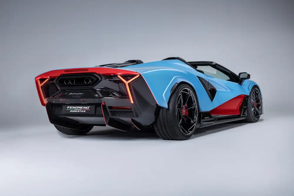 บริดจสโตนได้รับเลือกในฐานะพันธมิตรด้านยางรถยนต์.ให้ 'Lamborghini Fenomeno Roadster' ซูเปอร์คาร์เปิดประทุนทรงพลังที่สุดในประวัติศาสตร์ลัมโบร์กินี
