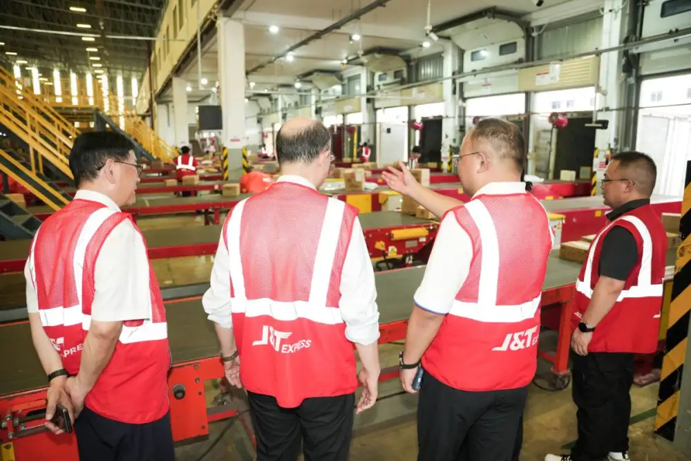 J&T Express Welcomes Chinese Fashion and Beauty Business Delegation, Showcasing Thailand's Logistics and Supply Chain Capabilities