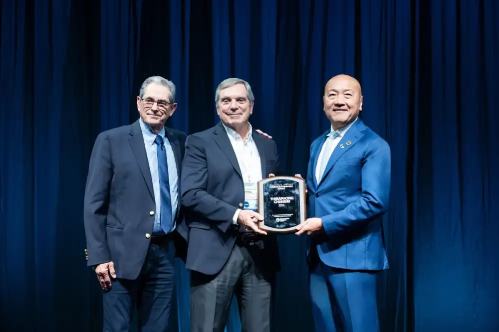 Global Seafood Alliance เชิดชูเกียรติ 'ธีรพงศ์ จันศิริ' ซีอีโอไทยยูเนี่ยน มอบรางวัล Lifetime Achievement Award ตอกย้ำบทบาทผู้นำอุตสาหกรรมอาหารทะเลระดับโลก