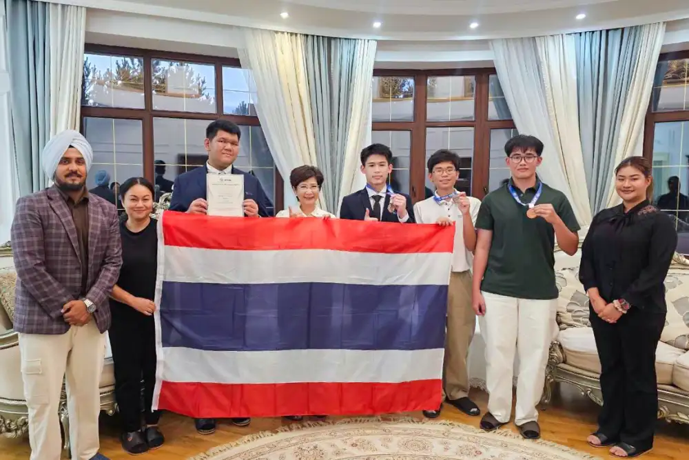 นักศึกษาทุน Harbour.Space@UTCC ผงาดเวทีโอลิมปิก AI คว้าเหรียญเงิน-ทองแดง APOAI 2026 พร้อมรางวัลชมเชย IOAI 2026 ณ ประเทศาซัคสถาน