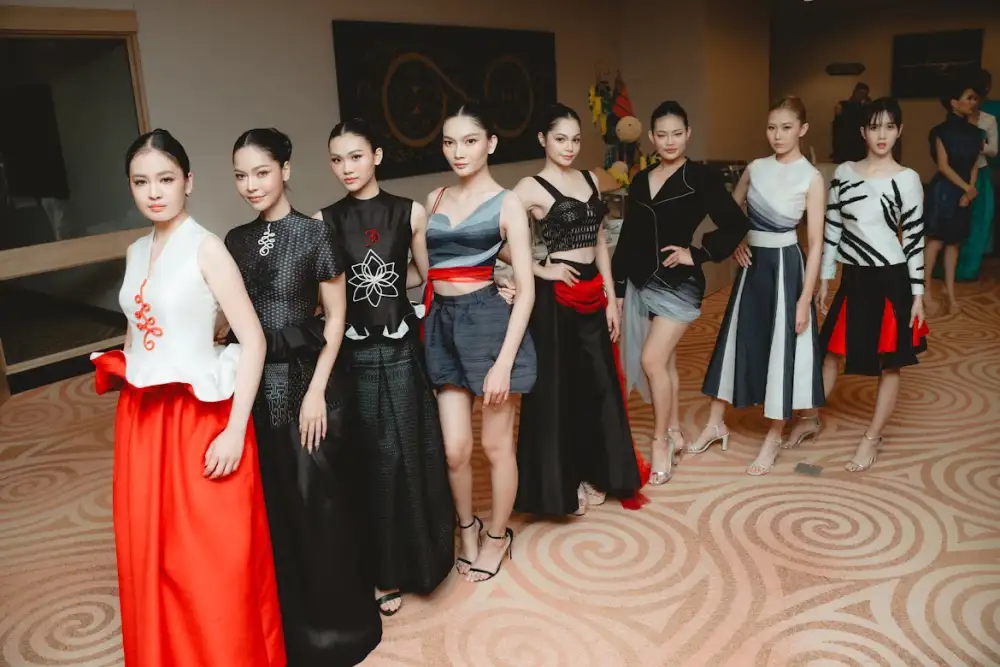 Mika, 17, and Chayanna Siripirom bring Thai beliefs to contemporary silk