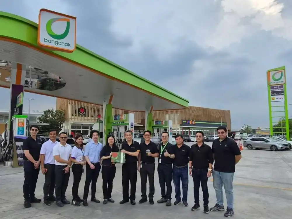 บางจากฯ ร่วมดูแลผู้ประกอบการสถานีบริการน้ำมัน พร้อมปันน้ำใจต่อเนื่องสนับสนุนบัตรน้ำมันและเครื่องอุปโภคบริโภคสู่พื้นที่ประสบภัย