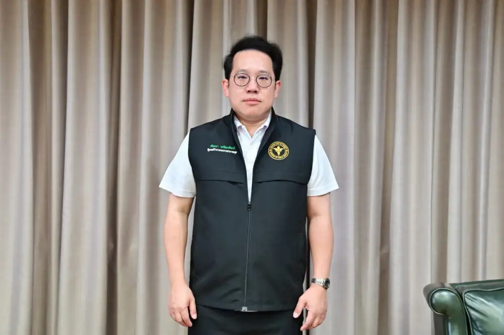 สธ.เฝ้าระวังผลกระทบกากอุตสาหกรรม หลังพบคราบผิดปกติบนผิวน้ำ ปราจีนบุรี