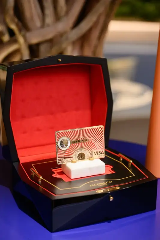 INSIGNIA ร่วมกับสยามพิวรรธน์ เปิดประสบการณ์ 