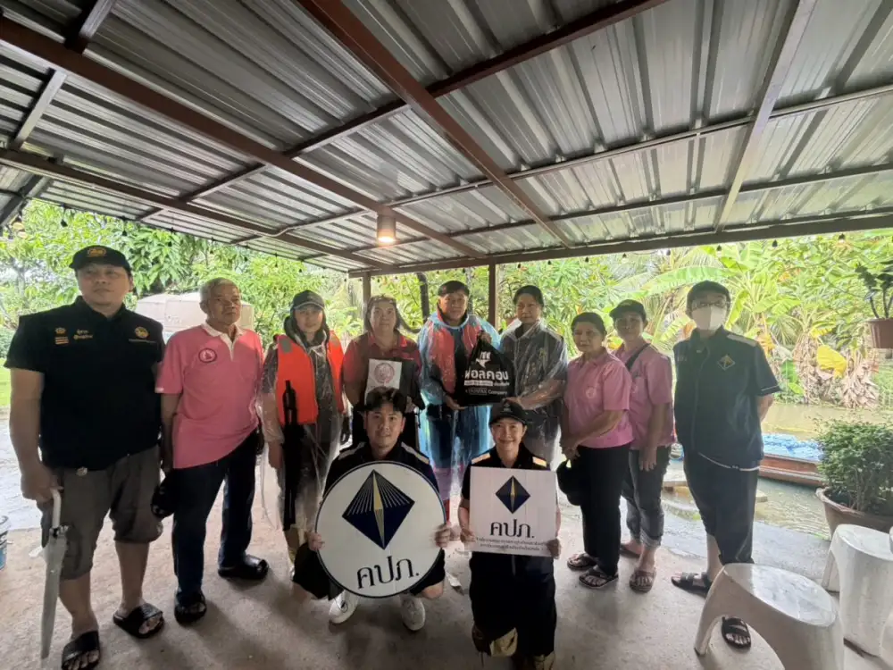 ฟอลคอนประกันภัย ร่วมกับ คปภ. ภาค 7 (นครปฐม) และศูนย์คุ้มครองและเสริมสร้างคุณภาพชีวิตจังหวัดราชบุรี (ศคส.รบ.) ลงพื้นที่เร่งช่วยเหลือผู้ประสบภัยน้ำท่วม อ. ดำเนินสะดวก จ. ราชบุรี