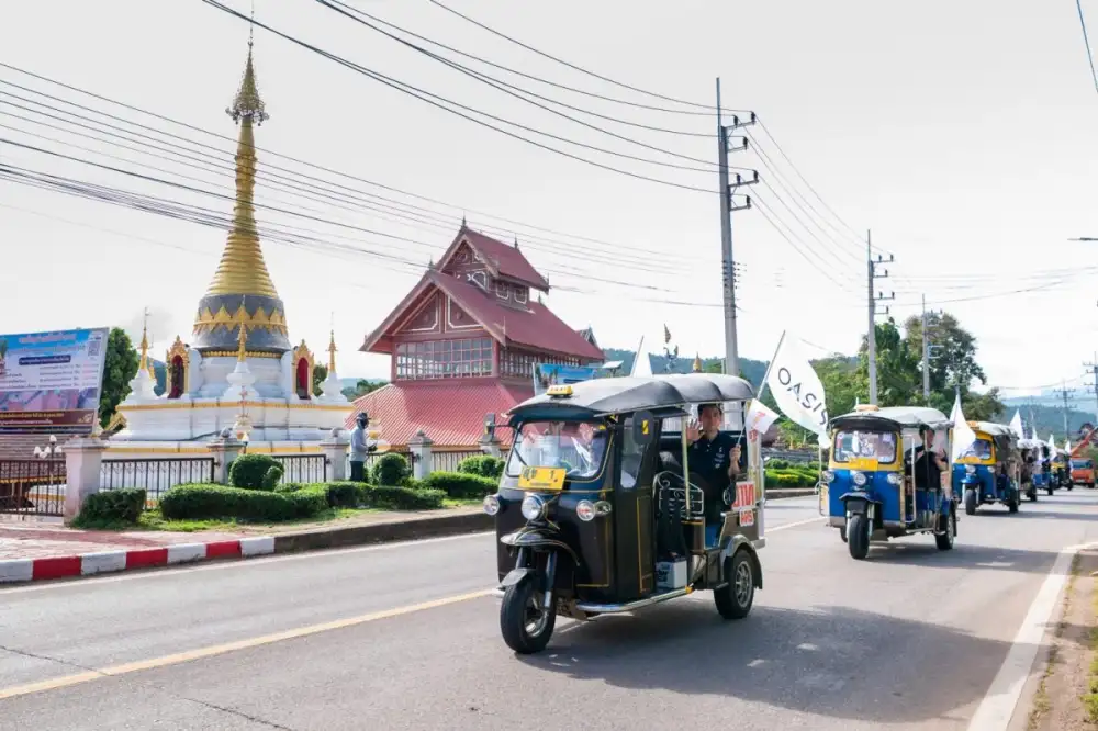 เอิร์ธ (ประเทศไทย) สานต่อ