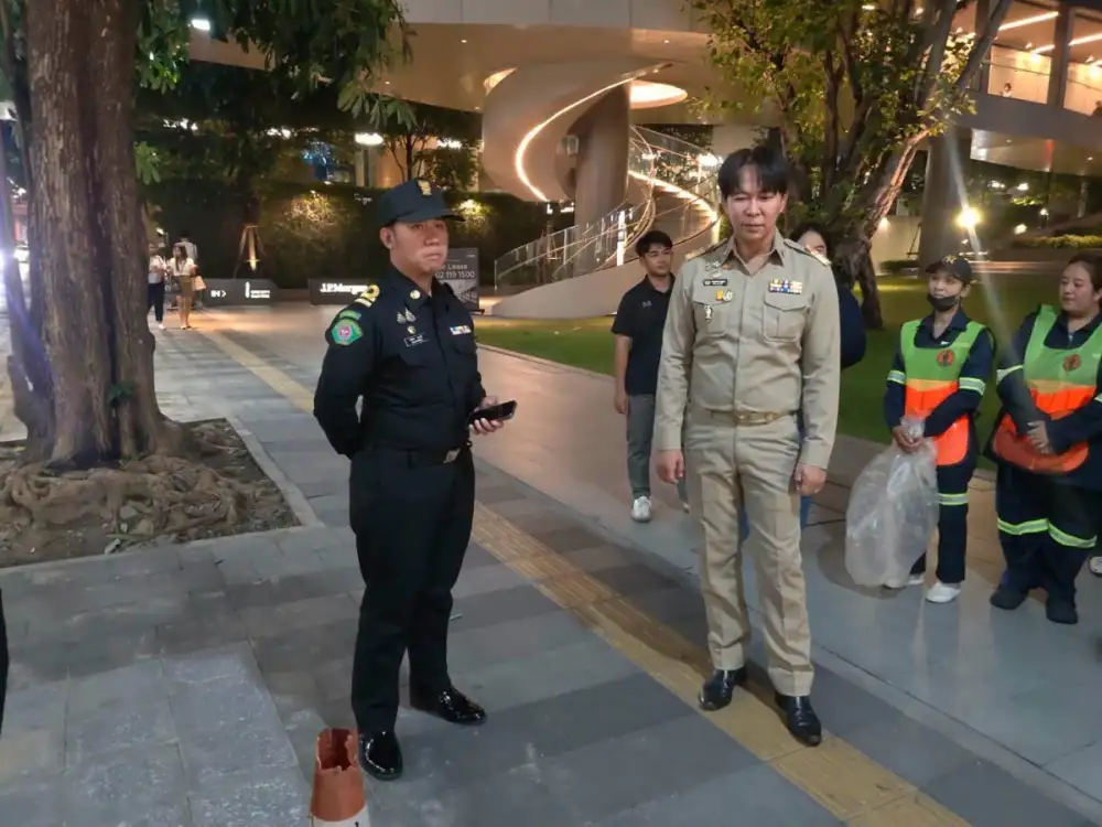 เขตปทุมวัน ประสาน สนย. ปรับปรุงทางเท้าชำรุดบริเวณถนนเพลินจิต เพิ่มความปลอดภัยให้ผู้สัญจร