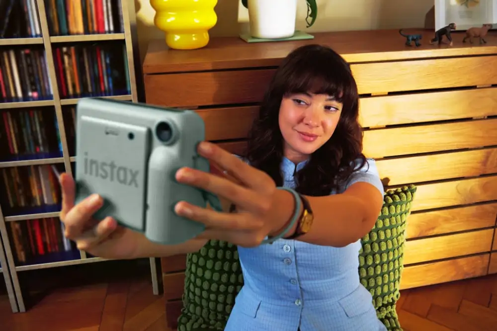 ฟูจิฟิล์ม เปิดตัว instax SQUARE 2 กล้องอินสแตนท์รุ่นใหม่ ชวนเก็บมู้ดที่ชอบในฟิล์ม SQUARE พร้อมเลือกโทนที่ใช่กับฟีเจอร์ใหม่ Mood Filter รังสรรค์ภาพสวยได้สนุกและง่ายขึ้น